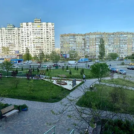 Comfortable Apartments,metro Kharkivska,poznyaki Apartment Kyiv