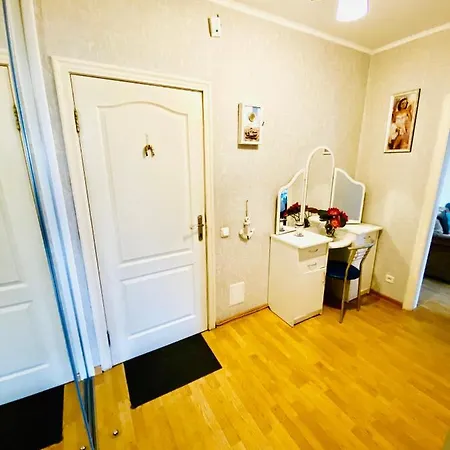Comfortable Apartments,metro Kharkivska,poznyaki Apartment